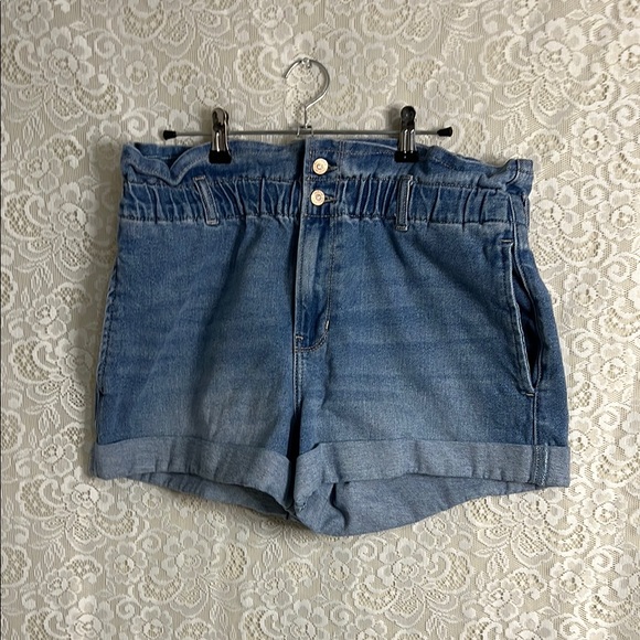 Hollister Blue Jean Shorts Classic Style size 13 juniors w31 - Picture 1 of 6
